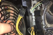 电脑电源线散开后如何重新连接？