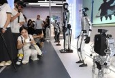 打造全球首家具身智能机器人 4S 店 推出机器人主题餐厅"机器人焰究所"
