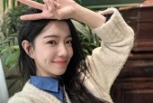 手机怎么从后面拍照好看？如何使用后置摄像头拍出美照？