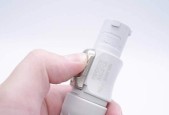 充电器折叠部分如何拆卸？拆卸充电器折叠部分的注意事项？