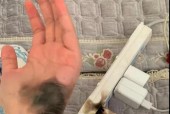 充电器插头手串怎么打开？拆解充电器插头的正确步骤是什么？