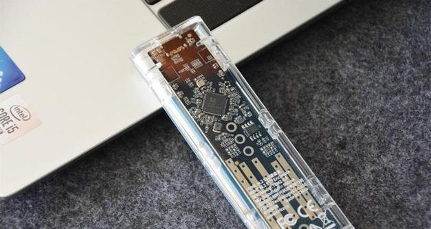 移动硬盘和u盘的区别是什么？哪个更快？移动硬盘与u盘对比是什么？  第1张
