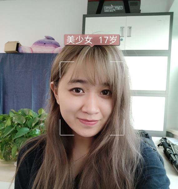 如何用手机拍照时巧妙遮挡脸部？  第3张