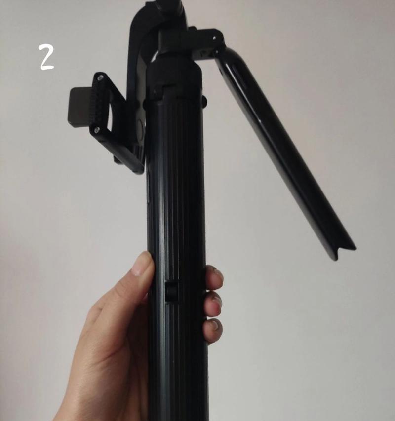 自拍杆如何正确使用以实现仰拍效果？  第1张