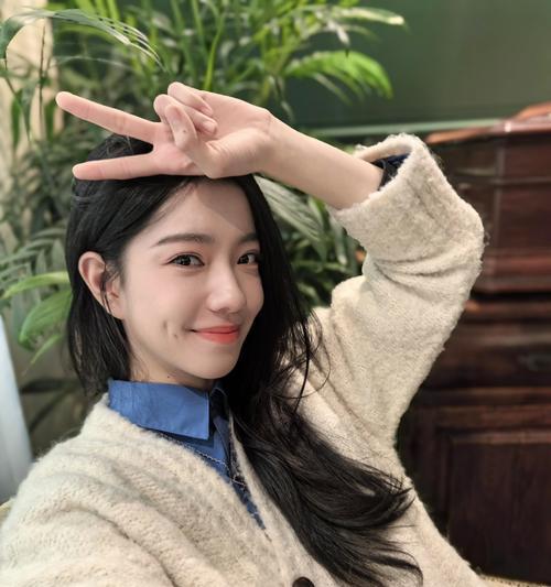 手机怎么从后面拍照好看？如何使用后置摄像头拍出美照？  第1张