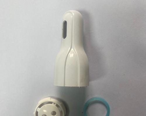 汽车充电器转换器圆孔有何用途？使用时需要注意什么？  第2张