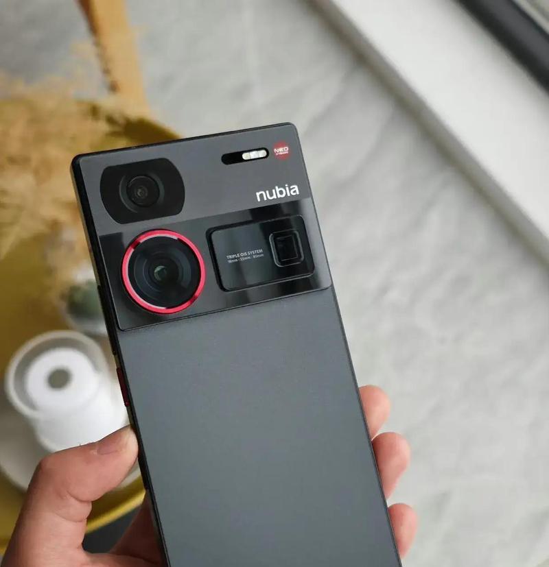 四个凸起摄像头的手机型号是什么？  第1张