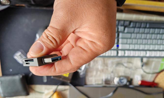 行车记录仪读卡器如何操作？读取数据时遇到问题怎么办？  第2张