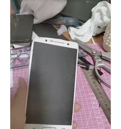 用纸板制作苹果手机16教程？需要哪些材料和工具？  第1张